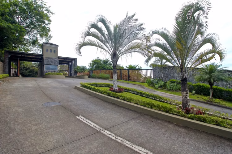 Bambues Breezes Dream Home Site | Suburban Living - Imagen 11