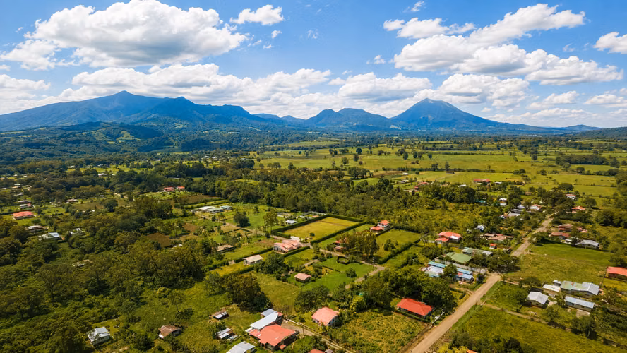 Lote de 736 m² con Vista al Volcán Arenal – La Fortuna - Imagen 5