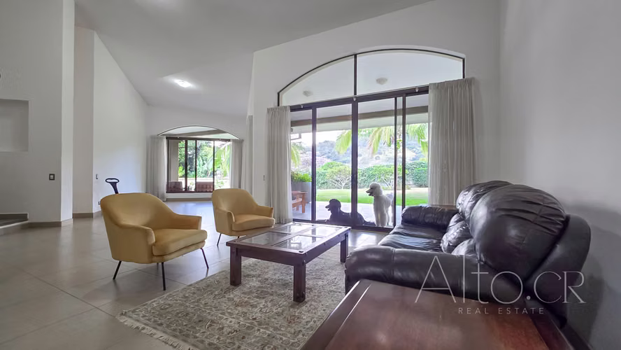 CASA EN PIEDADES DE SANTA ANA |  4 HABITACIONES | 1,875m²