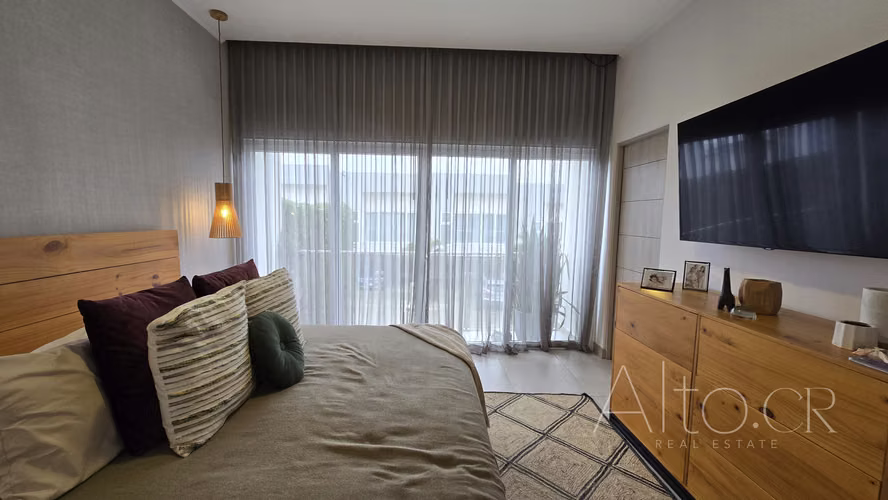 EXCLUSIVA CASA CON LINEA BLANCA | AMENIDADES PREMIUM  | 4 PARQUEOS - Imagen 13