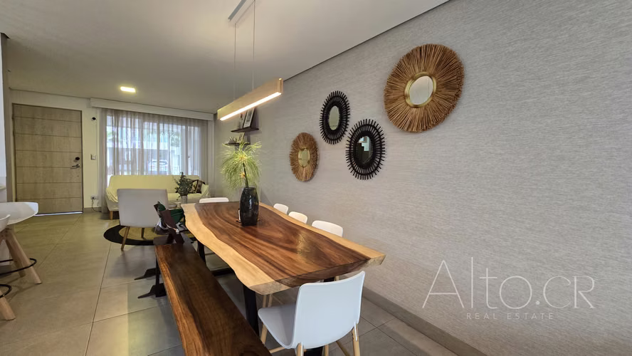 EXCLUSIVA CASA CON LINEA BLANCA | AMENIDADES PREMIUM  | 4 PARQUEOS - Imagen 9