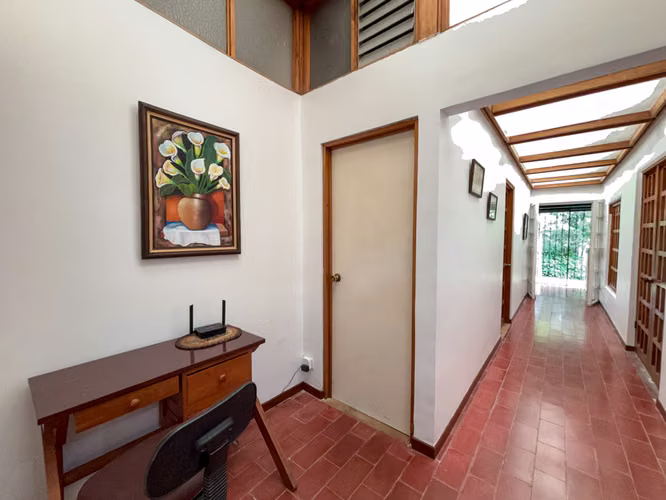 ALQUILER CASA AMUEBLADA EN TRES RIOS DE UNA PLANTA