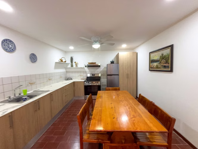 ALQUILER CASA AMUEBLADA EN TRES RIOS DE UNA PLANTA