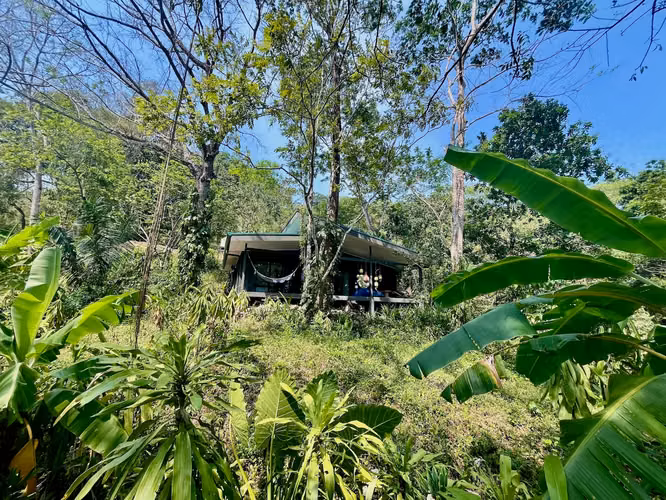 3 Casas en Santa Teresa, Costa Rica 8,000m² a minutos de Playa Carmen y Propiedad Generante de Ingresos - Imagen 2