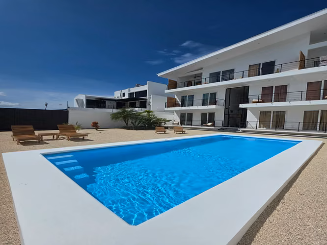 ¡Apartamento Frente al Mar EN RENTA en Playa Hermosa! ¡Totalmente amueblado!