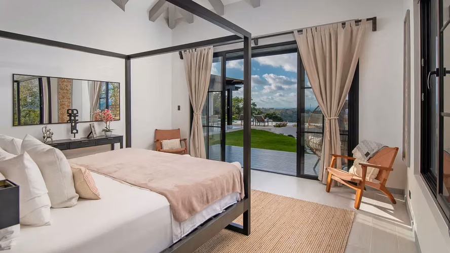 Lujosa Villa de 5 dormitorios con piscina e increíbles vistas en Playa Hermosa Santa Teresa - Imagen 18