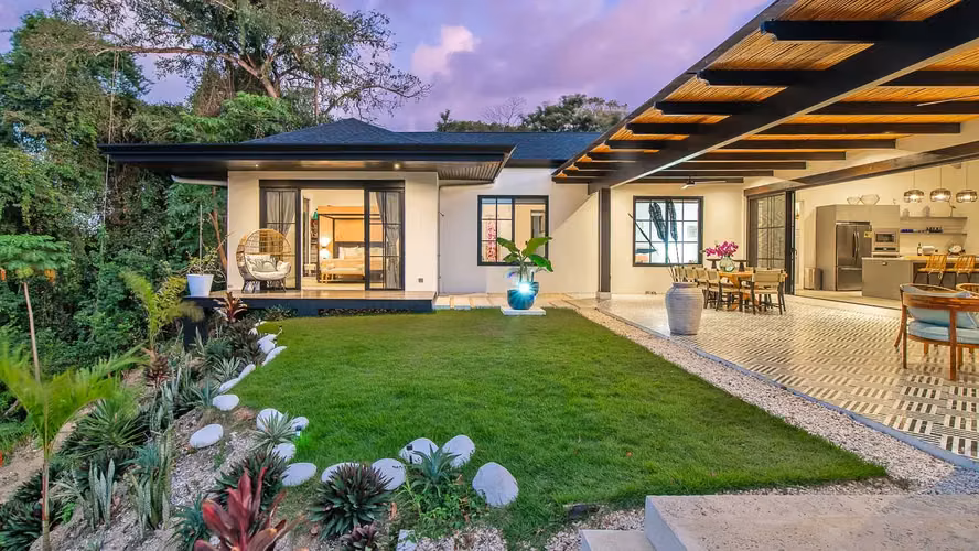 Lujosa Villa de 5 dormitorios con piscina e increíbles vistas en Playa Hermosa Santa Teresa - Imagen 17