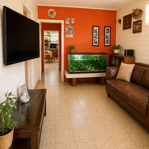 Amplia Casa en San Sebastián con Lote Grande y Taller - Imagen 5