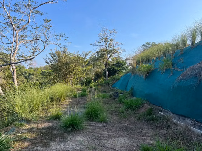 Lote con tres sitios para construir a minutos de Hermosa en vecindario tranquilo - Imagen 12