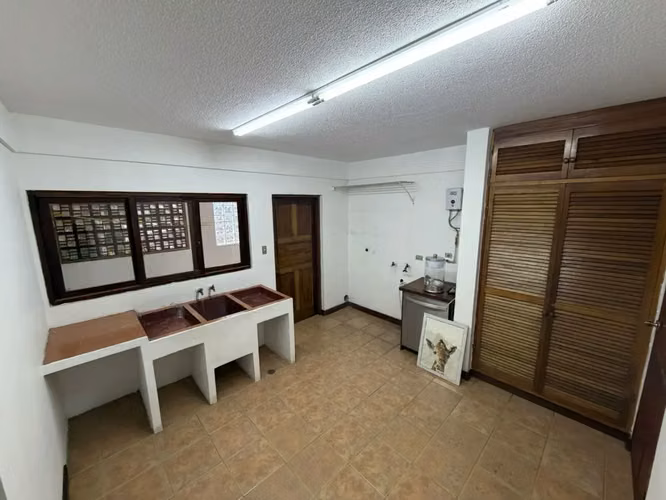 Se ALQUILA: Amplio Apartamento en Bello Horizonte - Imagen 17