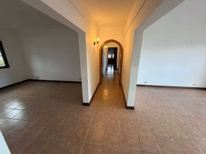 Se ALQUILA: Amplio Apartamento en Bello Horizonte