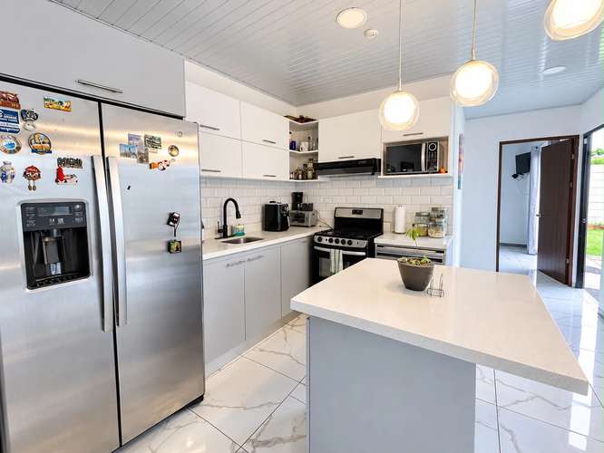Moderna y elegante casa en Zaragoza de Palmares con una excelente ubicación.