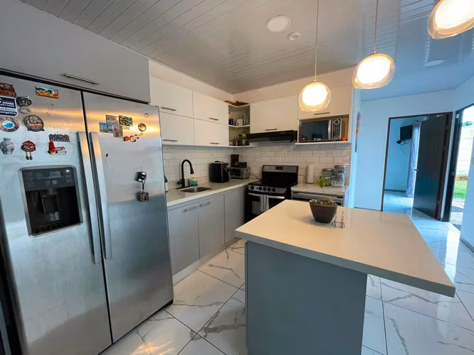 Casa moderna y elegante en Zaragoza de Palmares con excelente ubicación. - Imagen 14