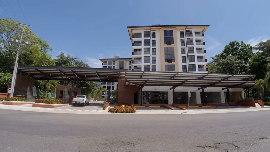 Moderno apartamento de 2 habitaciones en Jacó, Costa Rica: ¡vida costera perfecta! - Imagen 2