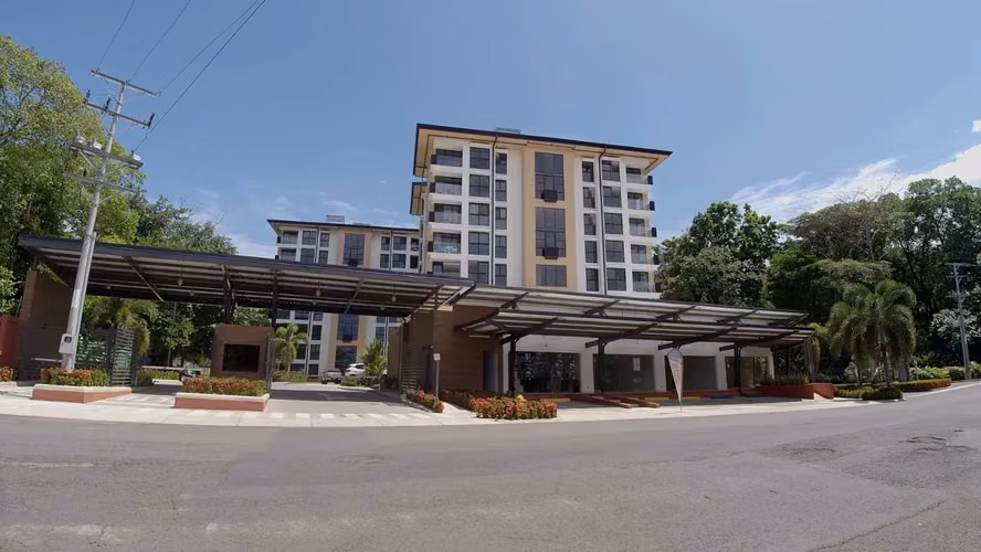 Moderno apartamento de 2 habitaciones en Jacó, Costa Rica: ¡vida costera perfecta!