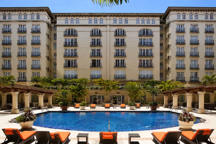 Apartamento de lujo de 2 habitaciones y 3.5 baños en San Rafael, San José, con comodidades de primera calidad. - Imagen 3