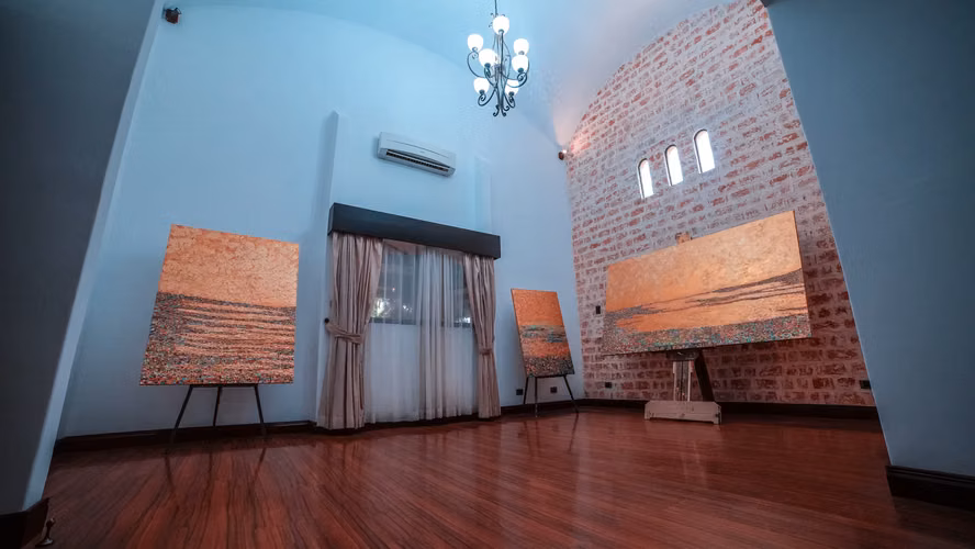 SALE / Majesty and Exclusivity in Santa Ana! Your Dream Haven Awaits