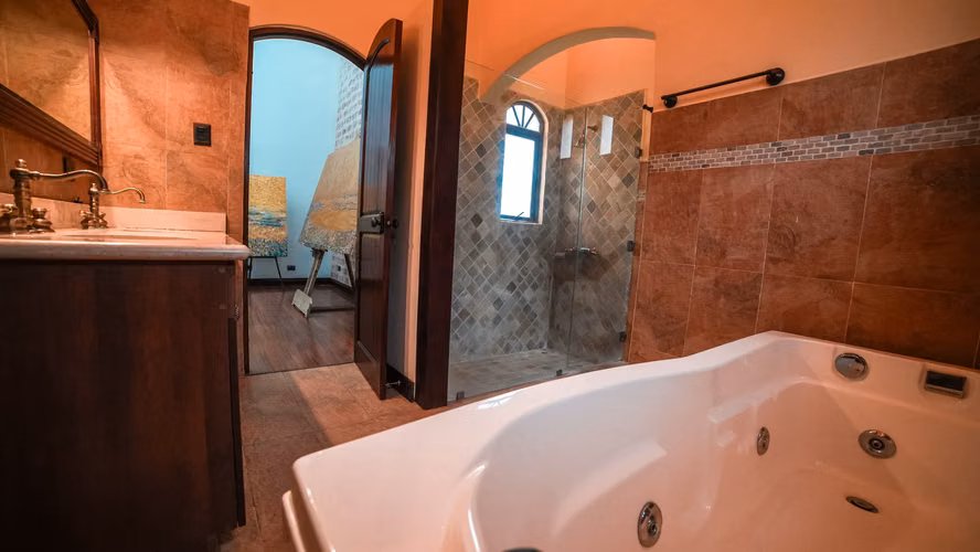 SALE / Majesty and Exclusivity in Santa Ana! Your Dream Haven Awaits