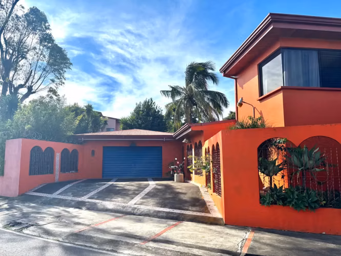 VENTA / Lote con dos casas para remodelar - Imagen 3