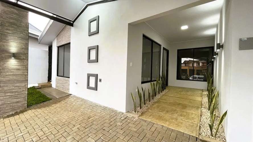 ENCANTADORA CASA EN EXCLUSIVA COMUNIDAD RESIDENCIAL – SAN RAMÓN, ALAJUELA