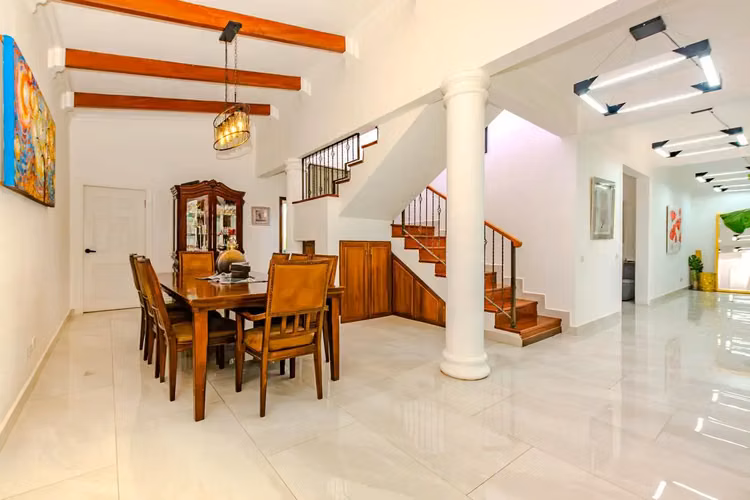 Lujosa casa de 5 recámaras y 6 baños en alquiler en la exclusiva Hacienda Los Reyes, Guácima | Piscina y diseño moderno - Imagen 8