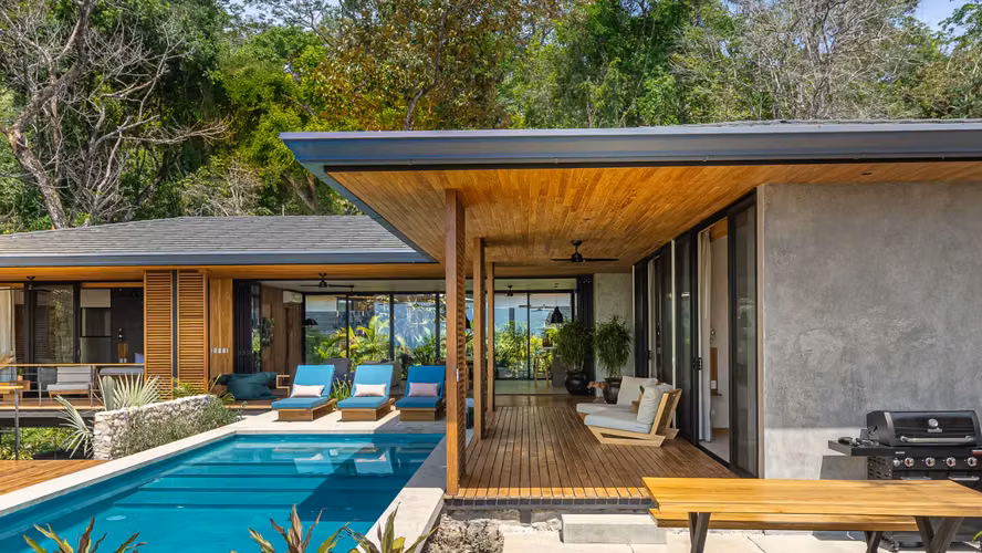 Villa con vista al mar diseñada por arquitecto | Piscina infinita, entorno de selva e ingresos por alquiler comprobados | Santa Teresa, Costa Rica - Imagen 2