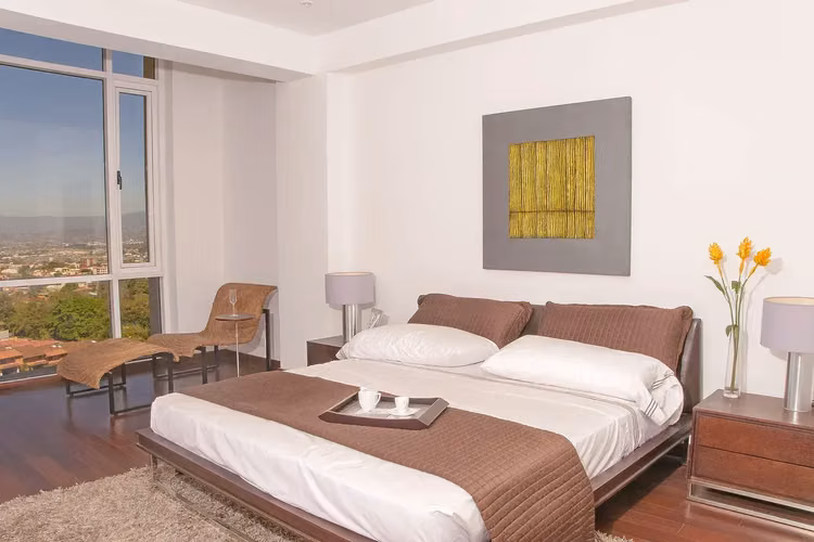 Vistas panorámicas y estilo de vida de resort: Moderno apartamento de 3 habitaciones y 3 baños en San Rafael. - Imagen 11