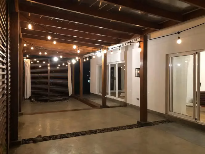 Casa estilo chalet tropical con una vista increíble del atardecer. - Imagen 6