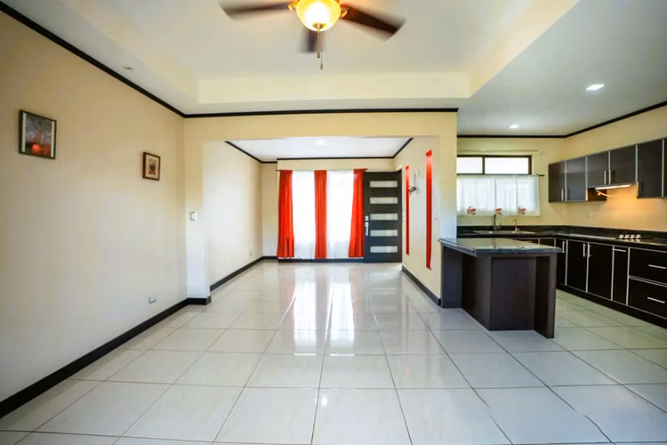 HERMOSA CASA EN VENTA EN SAN RAMÓN, ALAJUELA - Imagen 5