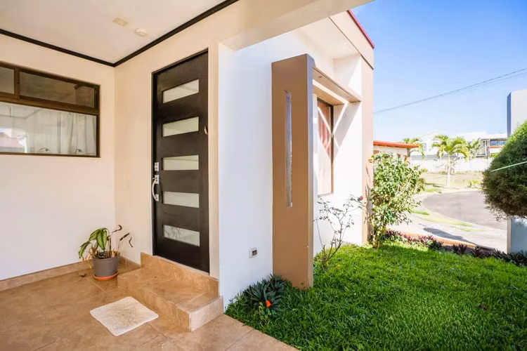 HERMOSA CASA EN VENTA EN SAN RAMÓN, ALAJUELA - Imagen 3