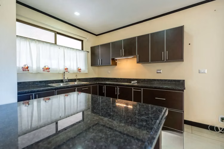 HERMOSA CASA EN VENTA EN SAN RAMÓN, ALAJUELA - Imagen 8
