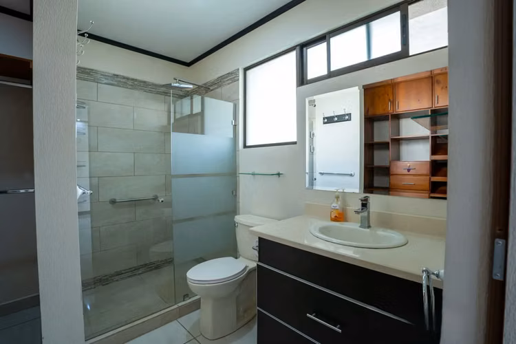 HERMOSA CASA EN SAN RAMÓN, ALAJUELA – IDEAL PARA VIVIR O INVERTIR - Imagen 14
