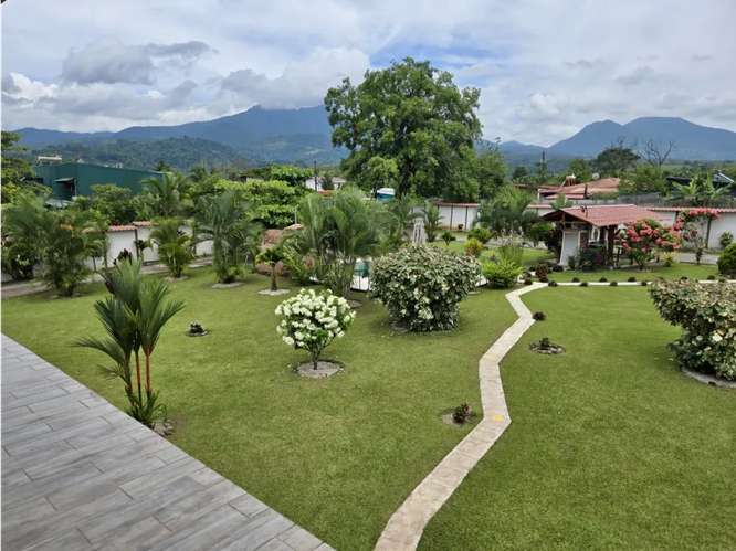Villa Fortuna con excelente vista al Volcán Arenal