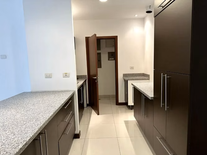 Condominio moderno de 1 dormitorio en Escazú, San José - Imagen 2