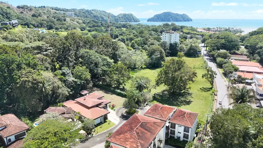 Villa de lujo ultramoderna de 4 dormitorios con piscina en Herradura, Costa Rica