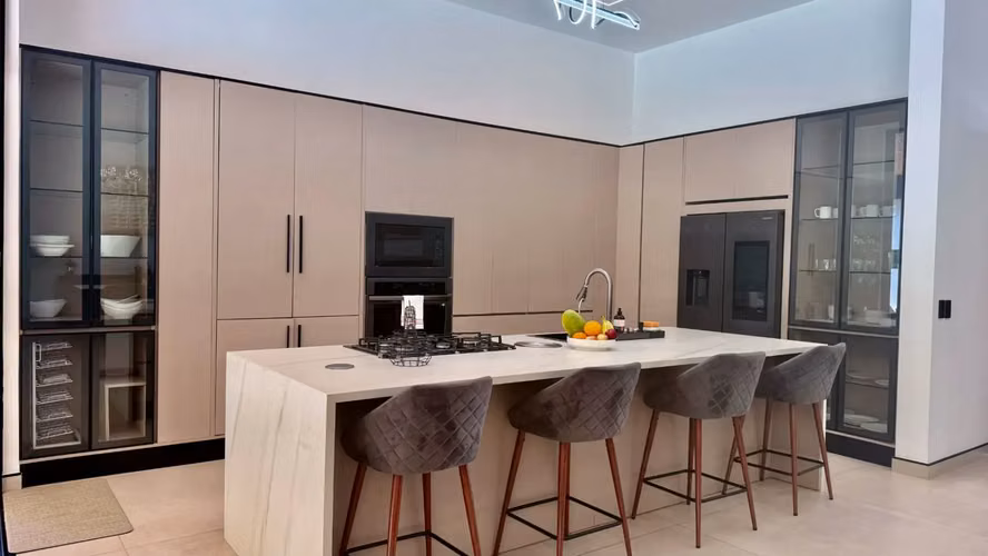 Villa de lujo ultramoderna de 4 dormitorios con piscina en Herradura, Costa Rica