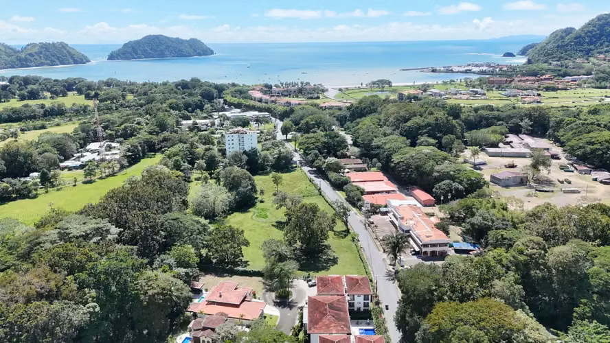 Villa de lujo ultramoderna de 4 dormitorios con piscina en Herradura, Costa Rica