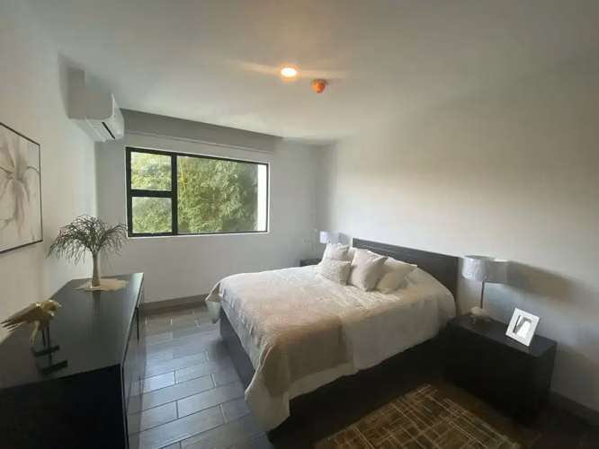 Apartamento contemporáneo de 3 habitaciones en Escazú con comodidades de resort - Imagen 8