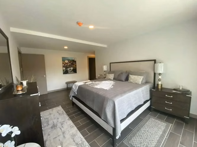 Apartamento contemporáneo de 3 habitaciones en Escazú con comodidades de resort - Imagen 6
