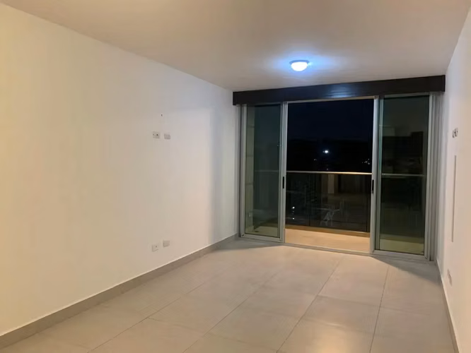 Apartamento moderno de 2 dormitorios y 2 baños en San Pablo, Heredia con balcón y concepto abierto. - Imagen 12