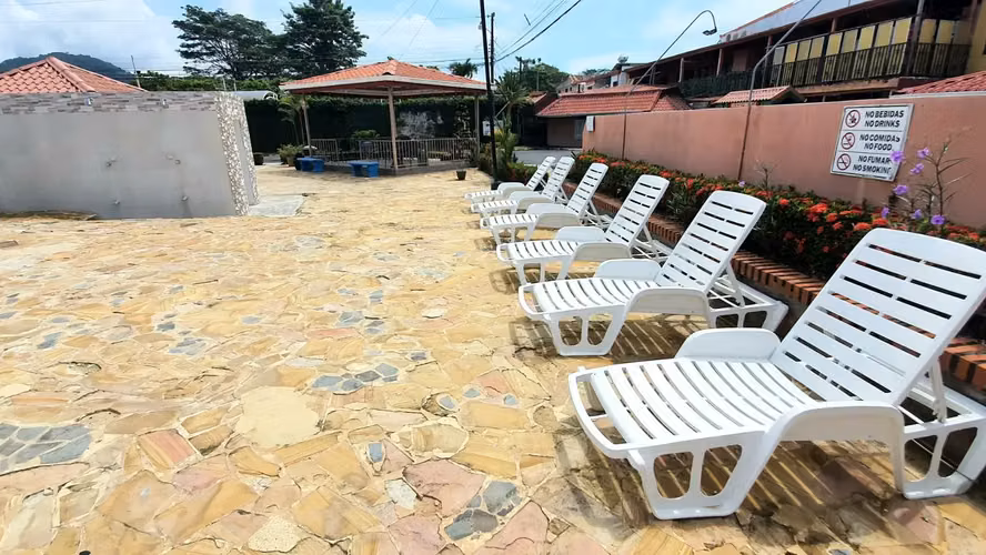 Encantador condominio de 4 habitaciones en Las Villas Paraíso: ¡Perfecto para una familia o para generar ingresos! En el centro de Jacó. - Imagen 10