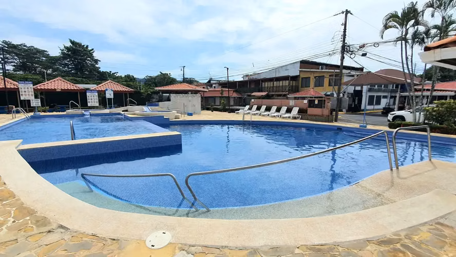 Encantador condominio de 4 habitaciones en Las Villas Paraíso: ¡Perfecto para una familia o para generar ingresos! En el centro de Jacó. - Imagen 6