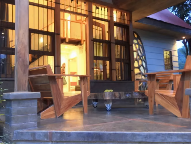 Casa de playa inspirada en Gaudí en Mal País - Imagen 4