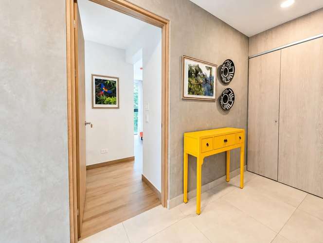 Torres del Mar 2501: Apartamento Premium de 2 Dormitorios en Piso 5 con Vistas a la Selva Tropical