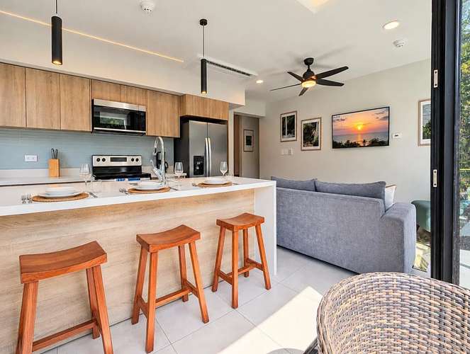 Torres del Mar 2501: Apartamento Premium de 2 Dormitorios en Piso 5 con Vistas a la Selva Tropical