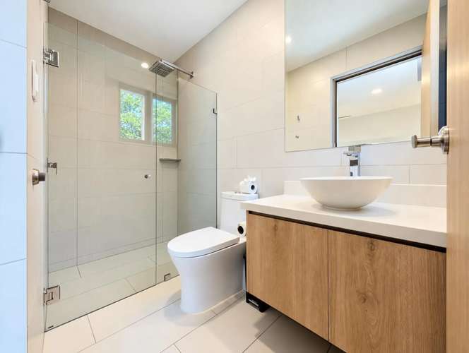 Torres del Mar 2501: Apartamento Premium de 2 Dormitorios en Piso 5 con Vistas a la Selva Tropical