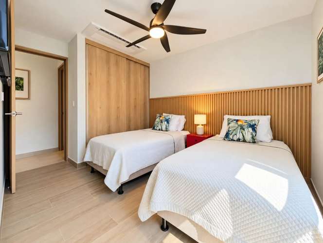 Torres del Mar 2501: Apartamento Premium de 2 Dormitorios en Piso 5 con Vistas a la Selva Tropical