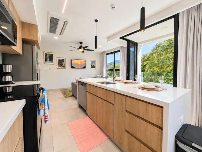 Torres del Mar 2501: Apartamento Premium de 2 Dormitorios en Piso 5 con Vistas a la Selva Tropical