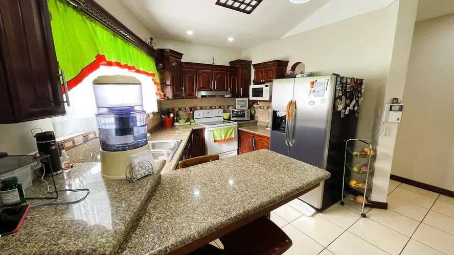 CASA PRINCIPAL EN VENTA EN SAN RAMÓN, ALAJUELA