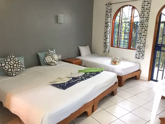 Bella propiedad en el centro de Jaco con alto potencial vacaional.!! - Imagen 11